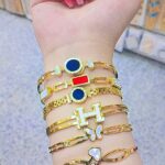 Photo 5908960760128719315 y