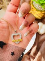 Photo 5764879605377469309 y