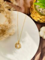 Photo 5764879605377469521 y