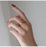 Photo 5825796969073855849 x