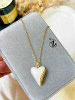 Photo 5830155639324789333 y