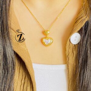 Photo 5830155639324789353 y