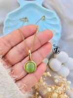 Photo 5830155639324789602 y