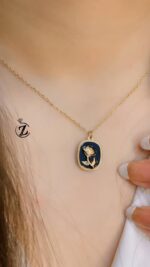 Photo 5830158383808890946 y