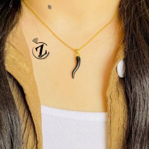 Photo 5868207138306902398 y