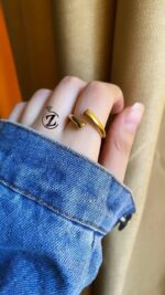 Photo 5877737181110453554 y