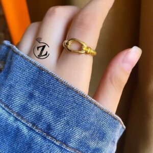 Photo 5877737181110453604 y