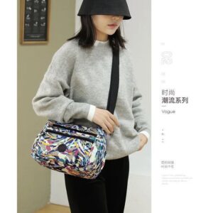 Photo 5895684097093781909 x