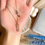 Photo 5897940552652013073 y