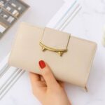 Photo 5927236374254177611 y