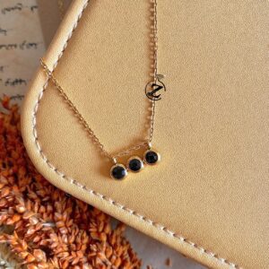 Photo 5929205067003575904 y