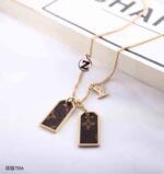 Photo 5933878549767372363 x