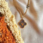 Photo 5933878549767372371 y