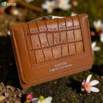 Photo 5944795274302048454 y