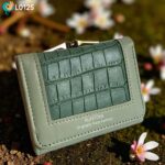 Photo 5944795274302048455 y