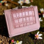 Photo 5944795274302048456 y