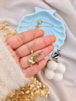 Photo 5944911792469821389 y