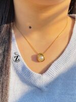 Photo 5944911792469821467 y