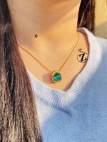 Photo 5944911792469821474 y