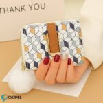 Photo 5954244777878874737 y