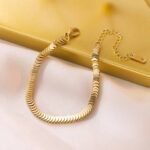 Photo 5967358292286097716 y