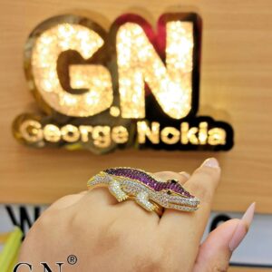 Photo 5969592551453346321 y