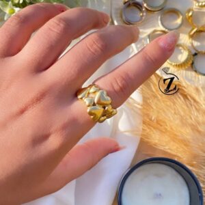 Photo 5974095021504316379 y