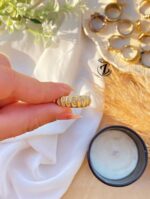 Photo 5974095021504316388 y