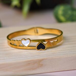 Photo 5974097662909205190 y