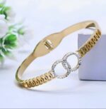 Photo 5974097662909205193 y