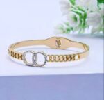 Photo 5974097662909205194 y