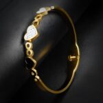 Photo 5976349462722890814 y