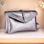 Photo 5976440013518392273 y