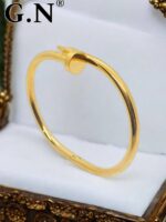 Photo 5976557729982040001 y