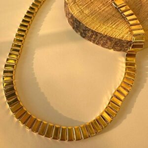 Photo 5978815529865039891 y