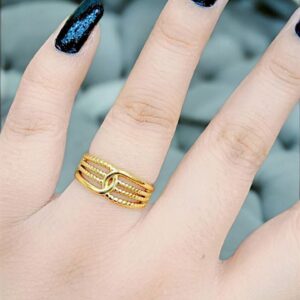 Photo 5978832563705331829 y