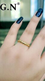 Photo 5978832563705331862 y