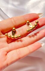 Photo 5981067329678724488 y