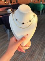 Photo 5981067329678724494 y