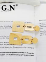 Photo 5983431442887198510 y