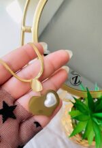 Photo 5985734949812160218 y