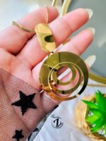 Photo 5985734949812160279 y