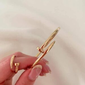 Photo 5985801384366295862 y