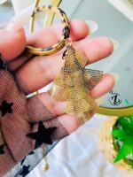 Photo 5987835416453172234 y