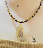 Photo 5987835416453172236 y