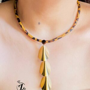 Photo 5987835416453172247 y