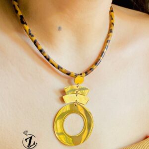 Photo 5987835416453172251 y