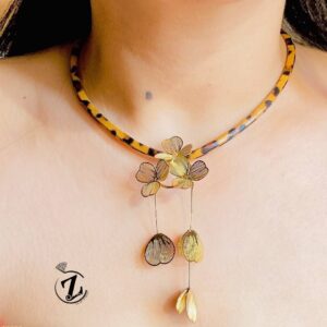 Photo 5987835416453172350 y