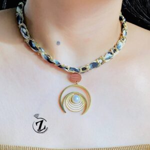 Photo 5987835416453172495 y