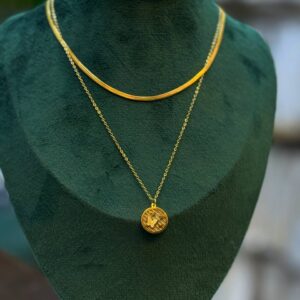 Photo 5988053184179981125 y